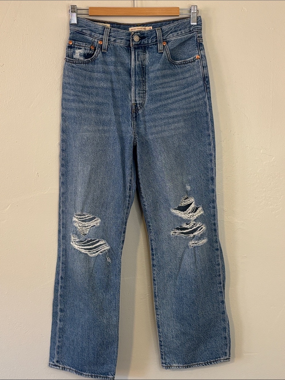 Levi's Premium Women Ribcage Straight Ankle Distressed Jeans Size 26